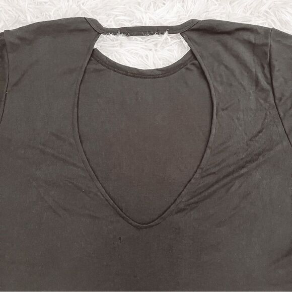 Nux Black Active Short Sleeve Cutout Back Athletic Exercise T-shirt SZ M BNWT - Picture 8 of 9